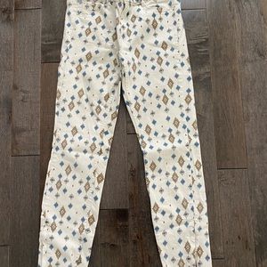 Perfect condition Zara Aztec print with zippered ankles.